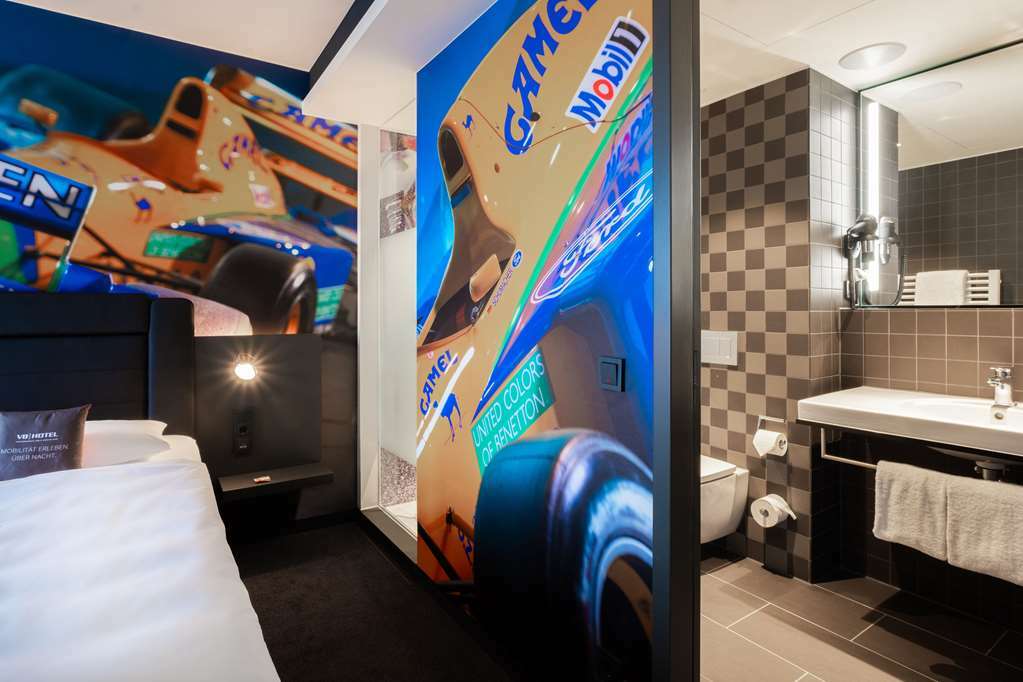V8 Hotel Koeln At Motorworld Oda fotoğraf