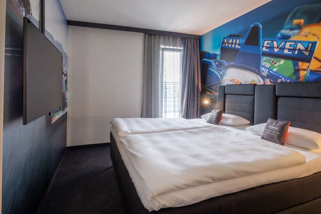 V8 Hotel Koeln At Motorworld Oda fotoğraf